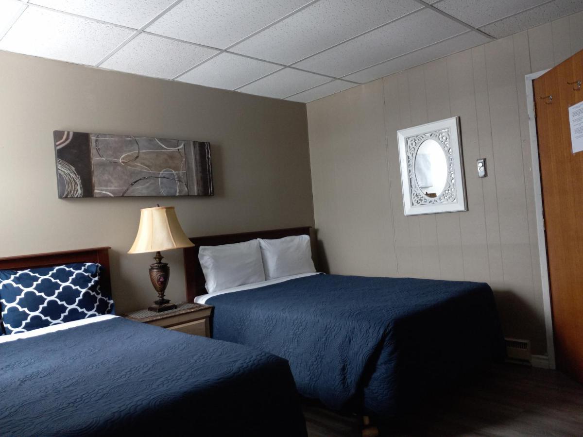 Motel Travelers *